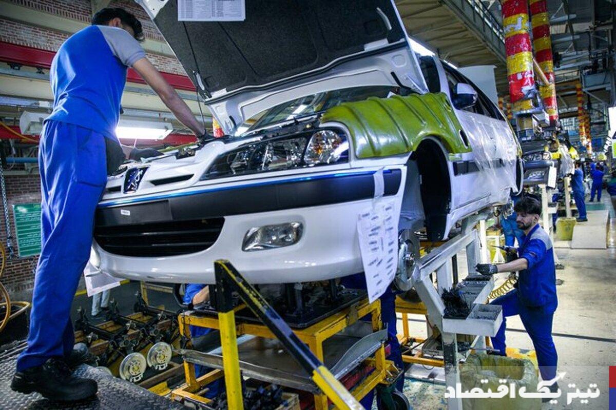 چرا خودروسازان در تحویل خودروهای ثبتنامی قصور میکنند؟