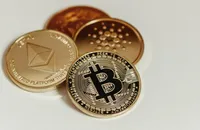قیمت بیت‌کوین امروز ۲ مهر ۱۴۰۵؛ سقوط آلت‌کوین‌ها همزمان با جهش بازده اوراق آمریکا / تتر دوباره صعودی شد