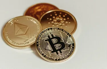 قیمت بیت‌کوین و اتریوم امروز چهارشنبه ۴ شهریور ۱۴۰۵؛ بیت‌کوین از ۸۱ هزار دلار عقب نشست / اصلاح بازار شروع شد؟